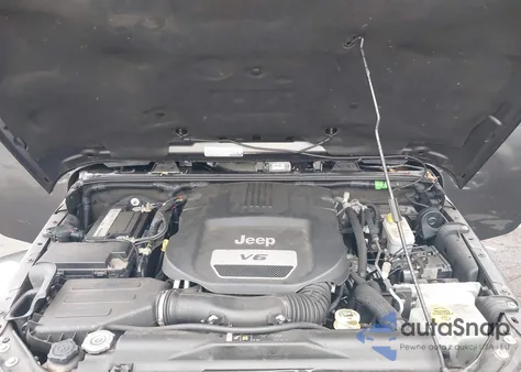 2017 Jeep Wrangler Unlimited Sahara 4X4 из США, поврежденный, VIN 1C4BJWEG0HL730077